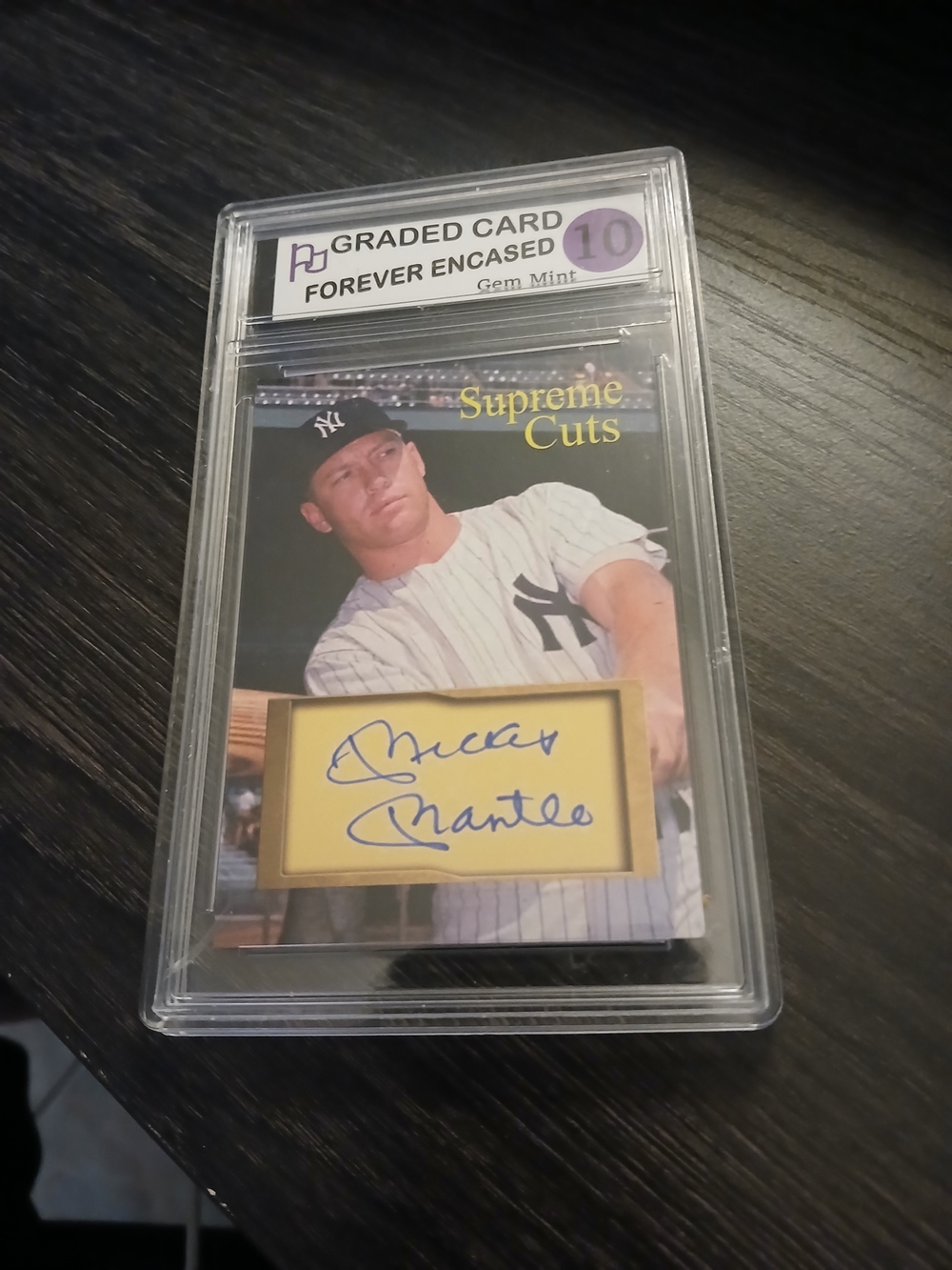 Supreme Cuts Mickey Mantle Signed Facsimile  - Yankees (Gold Accents)